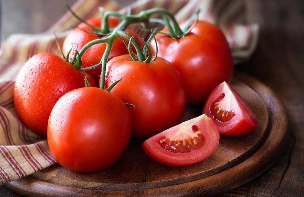  7 فوائد صحية لتناول البندورة (الطماطم)بشكل يومي