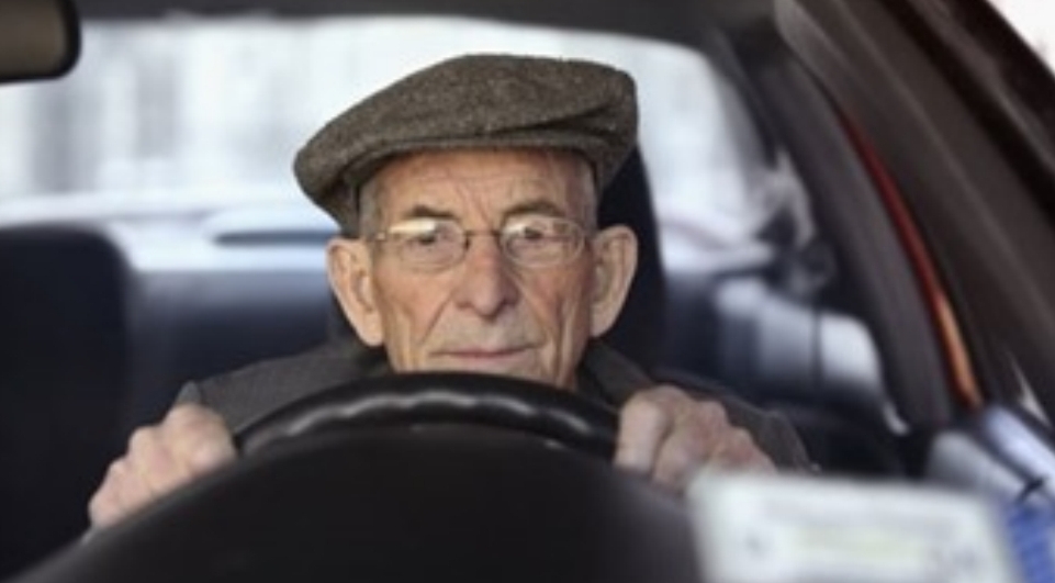  دراسة حديثة: كبار السن هم الاكثر عرضه للحوادث المرورية لهذا السبب