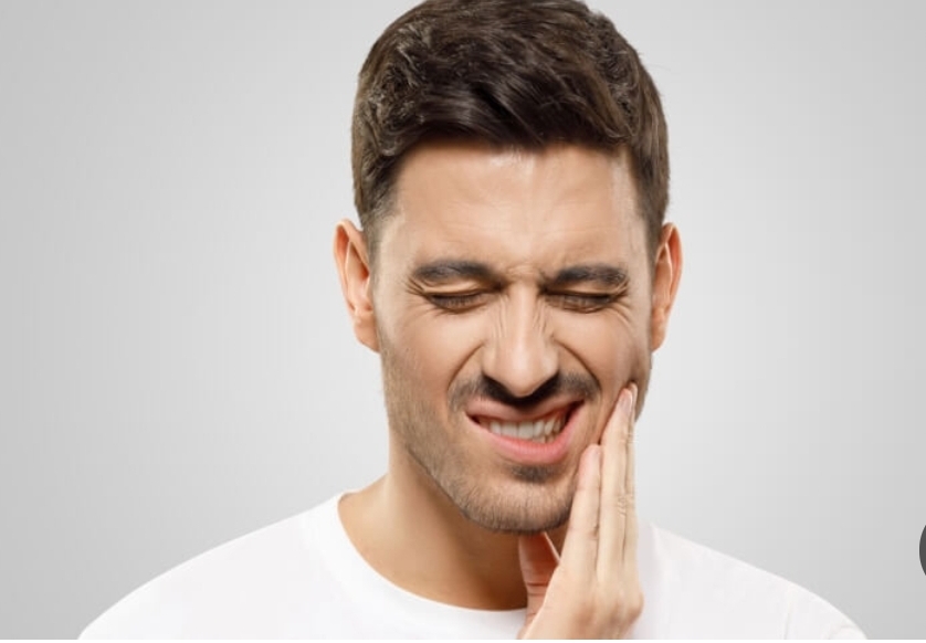 اسباب ألم الفك و طريقة تخفيف الألم ..اتبعها