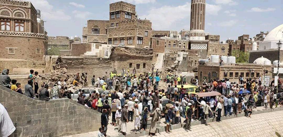وفاة شخصين واصابة اربعة اخرين في انهيار جدار مسجد في صنعاء