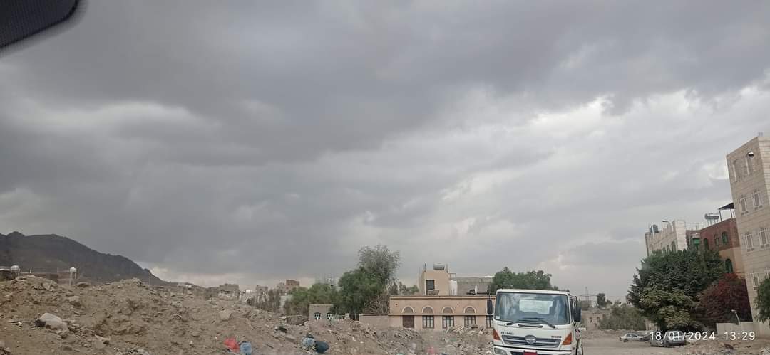  الأمطار والسيول يتوقعها مركز الأرصاد والإنذار المبكر في صنعاء