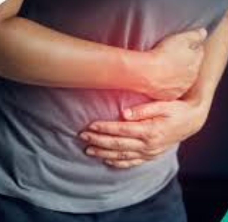 خبيرة صحة تكشف عن مشروبات لعلاج قرحة المعدة