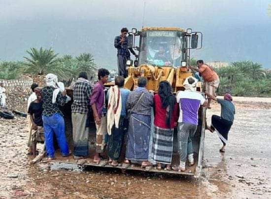 ابناء سقطرى يطلقون حملة لإنقاذ العالقين من السيول في الأرخبيل جزيرة سقطرى