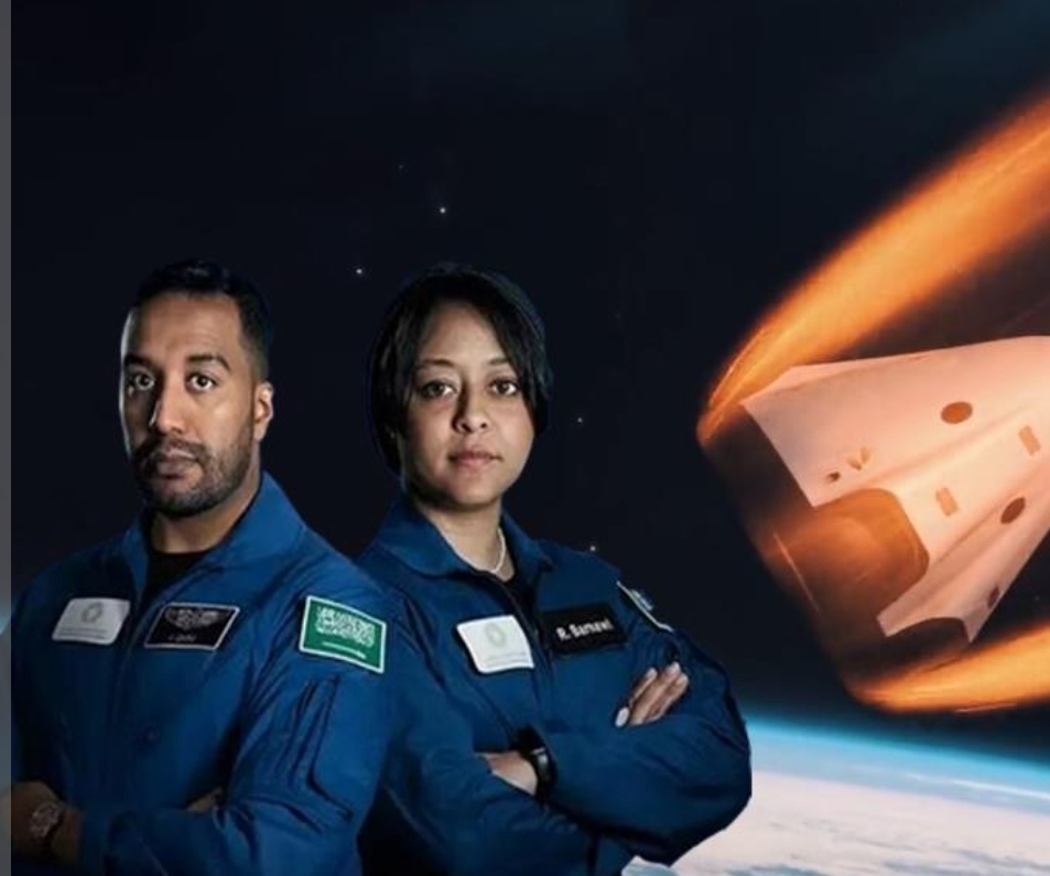  وصول رائدي الفضاء السعوديين الى المملكة بعد نجاح رحلتهما نحو الفضاء