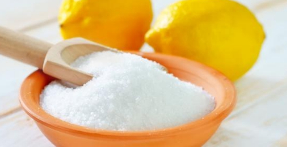  لبشرةنظرة مشرقة ..اليك طريقة تحضير خلطة الملح والليمون لتقشير البشرة وفوائدها