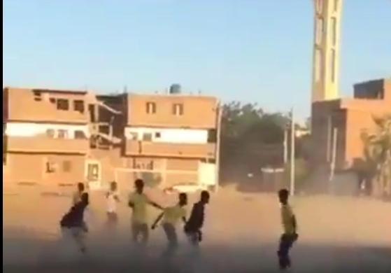  مباراة كرة قدم في الخرطوم تحت دوي المدافع وطلقات الرصاص