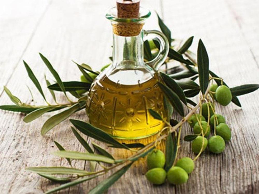 فوائد اسنخدام زيت الزيتون على أسنانك قبل النوم
