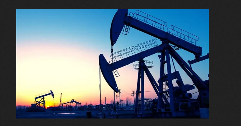اسعار النفط تتراجع عند الإغلاق بعد تحقيق مكاسب أسبوعية