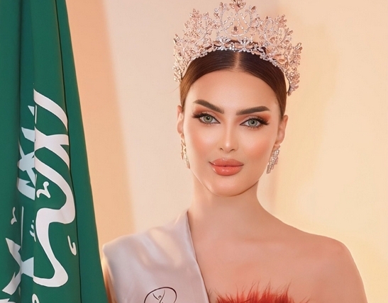  عارض ازياء سعودية تشارك في مسابقة ملكة جمال الكون