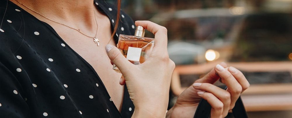 معرفة أنواع العطور واختيار العطر الذي يناسب شخصيتك